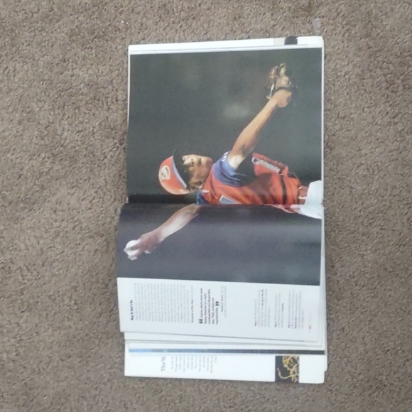 PRE OWNED LIFE THE YEAR IN PICTURES HAS WEAR COFFEE TABLE BOOK COLLECTOR ITEM - Picture 7 of 12